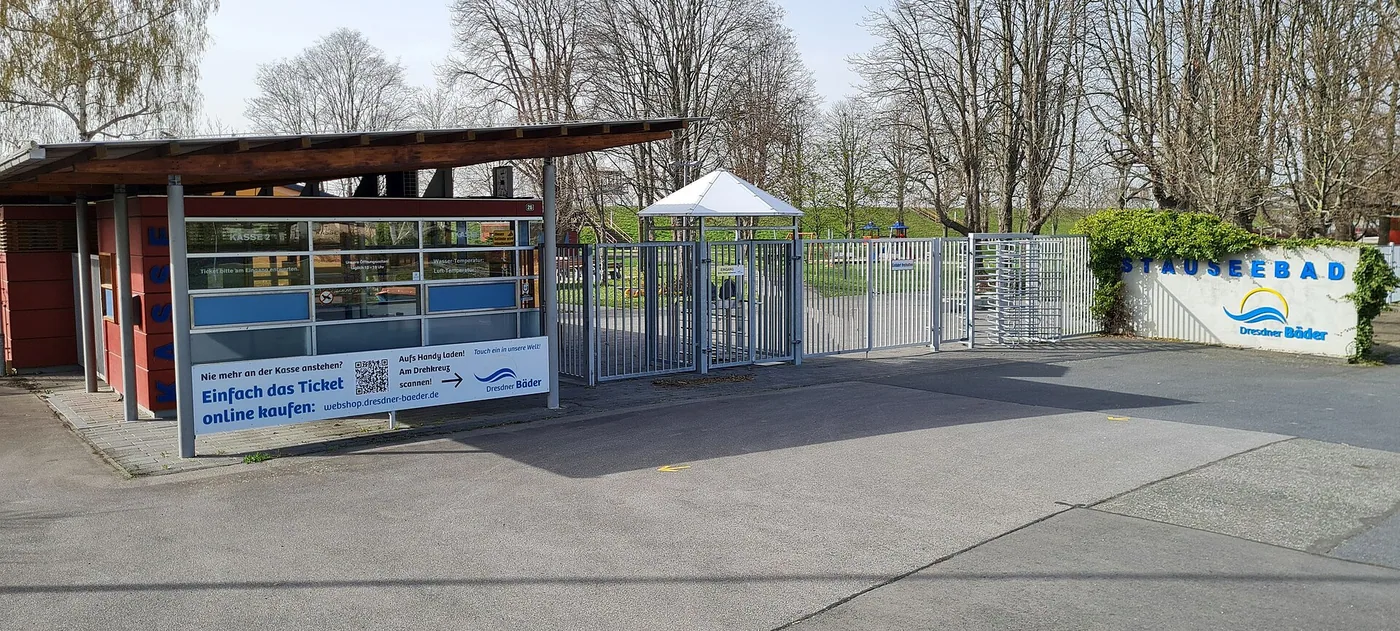 Stauseebad Cossebaude – Winterschwimmen in Dresden, Bild 2 von 3